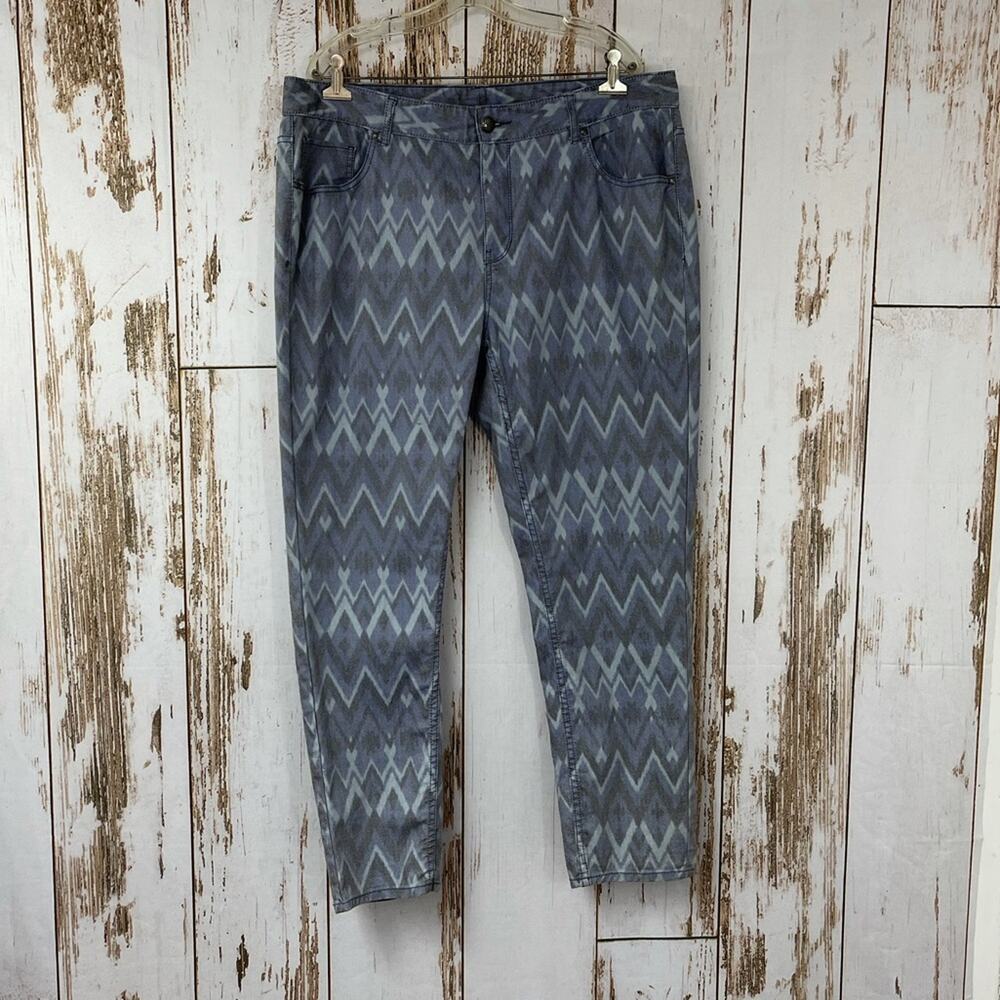 Lane Bryant Chevron Print Tapered Fit Jeans, Size 22. In excellent condition!